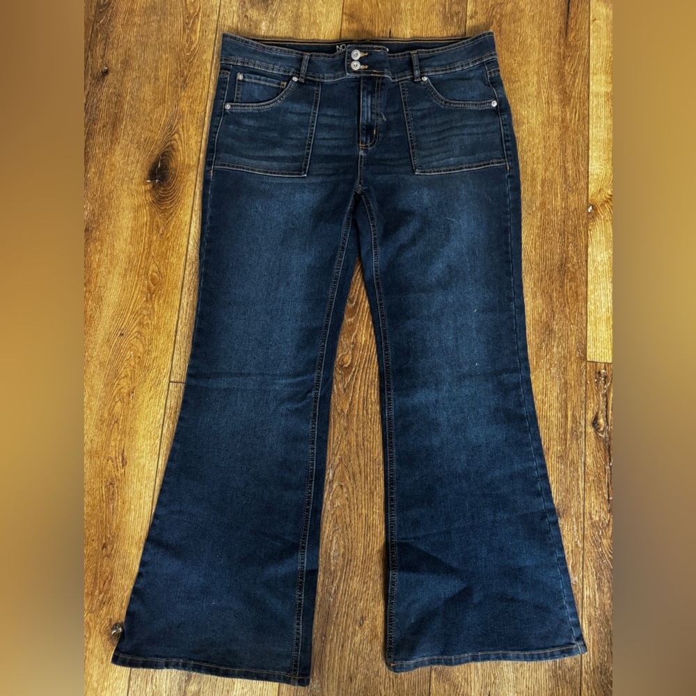 NWOT flare jeans